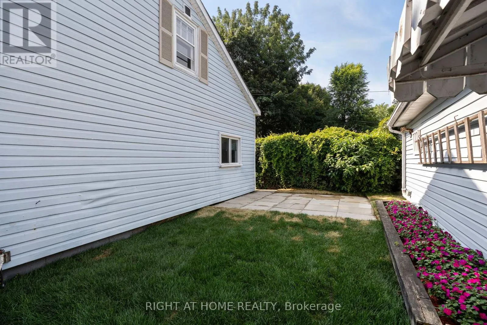 564 TAYLOR AVENUE SW