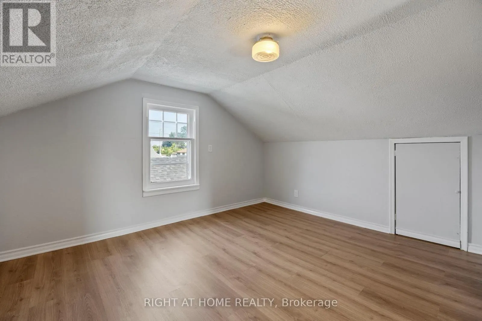 564 TAYLOR AVENUE SW