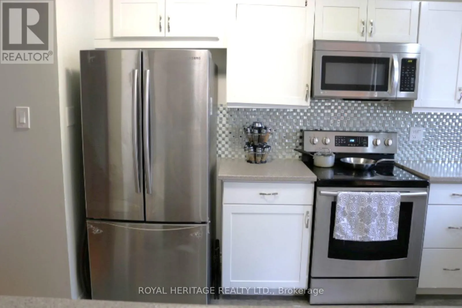 89 - 320 BLACKTHORN STREET, #89