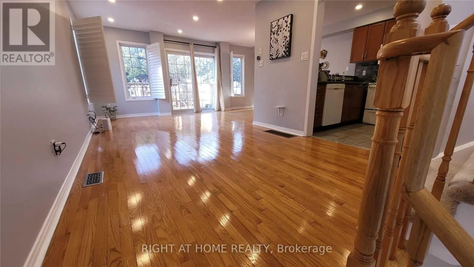 135 STOKELY CRESCENT