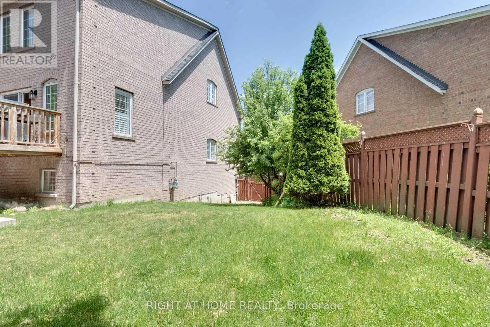 135 STOKELY CRESCENT