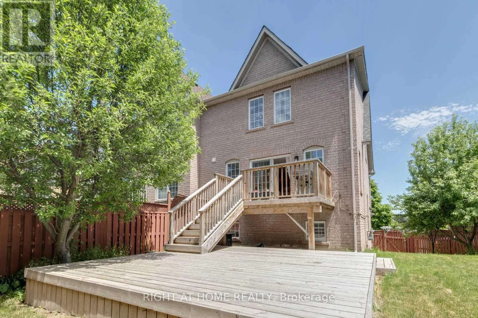 135 STOKELY CRESCENT
