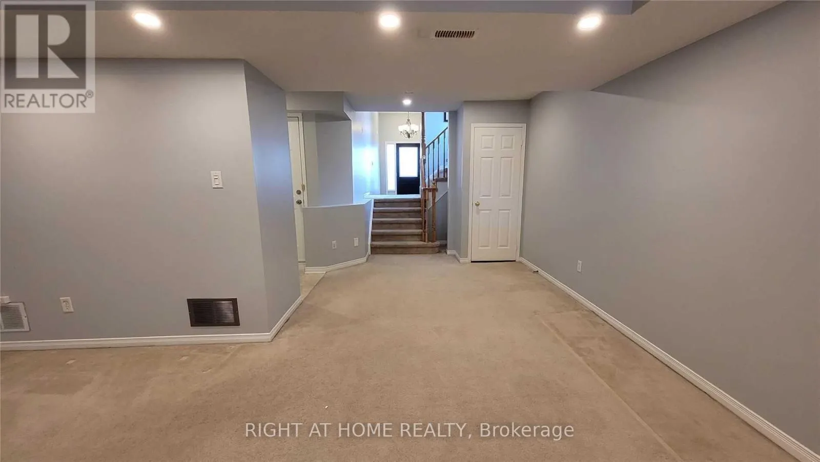 135 STOKELY CRESCENT