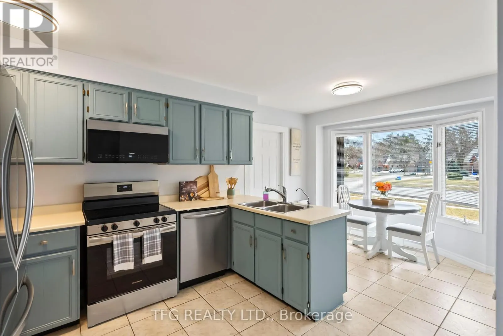 2 GOLDPINE AVENUE