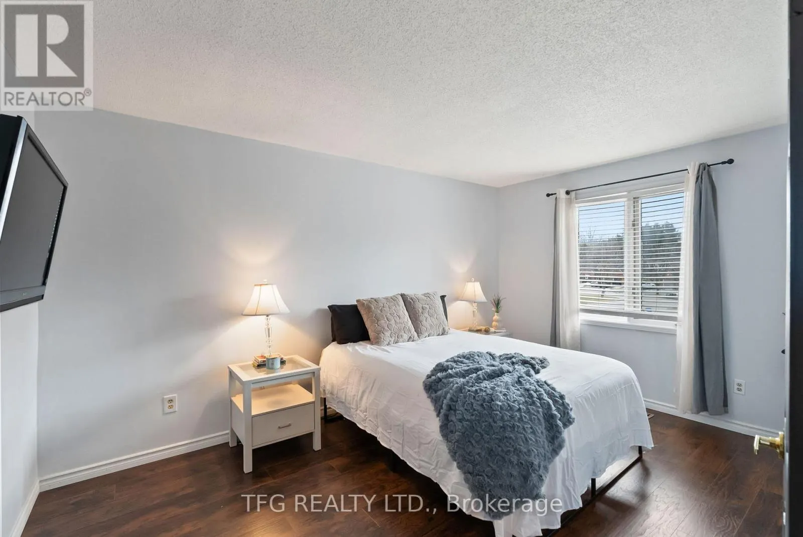 2 GOLDPINE AVENUE