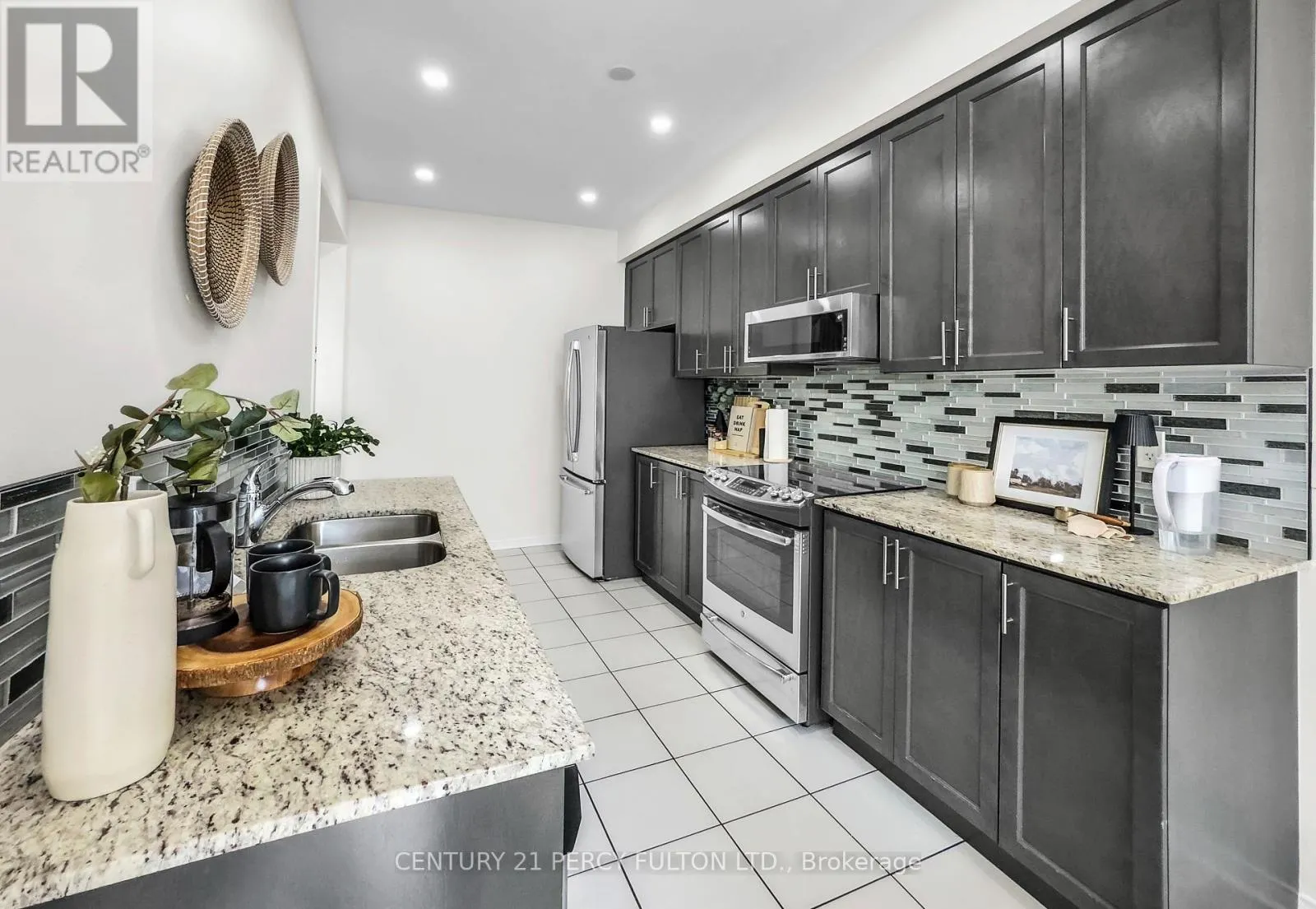 49 RIMROCK CRESCENT