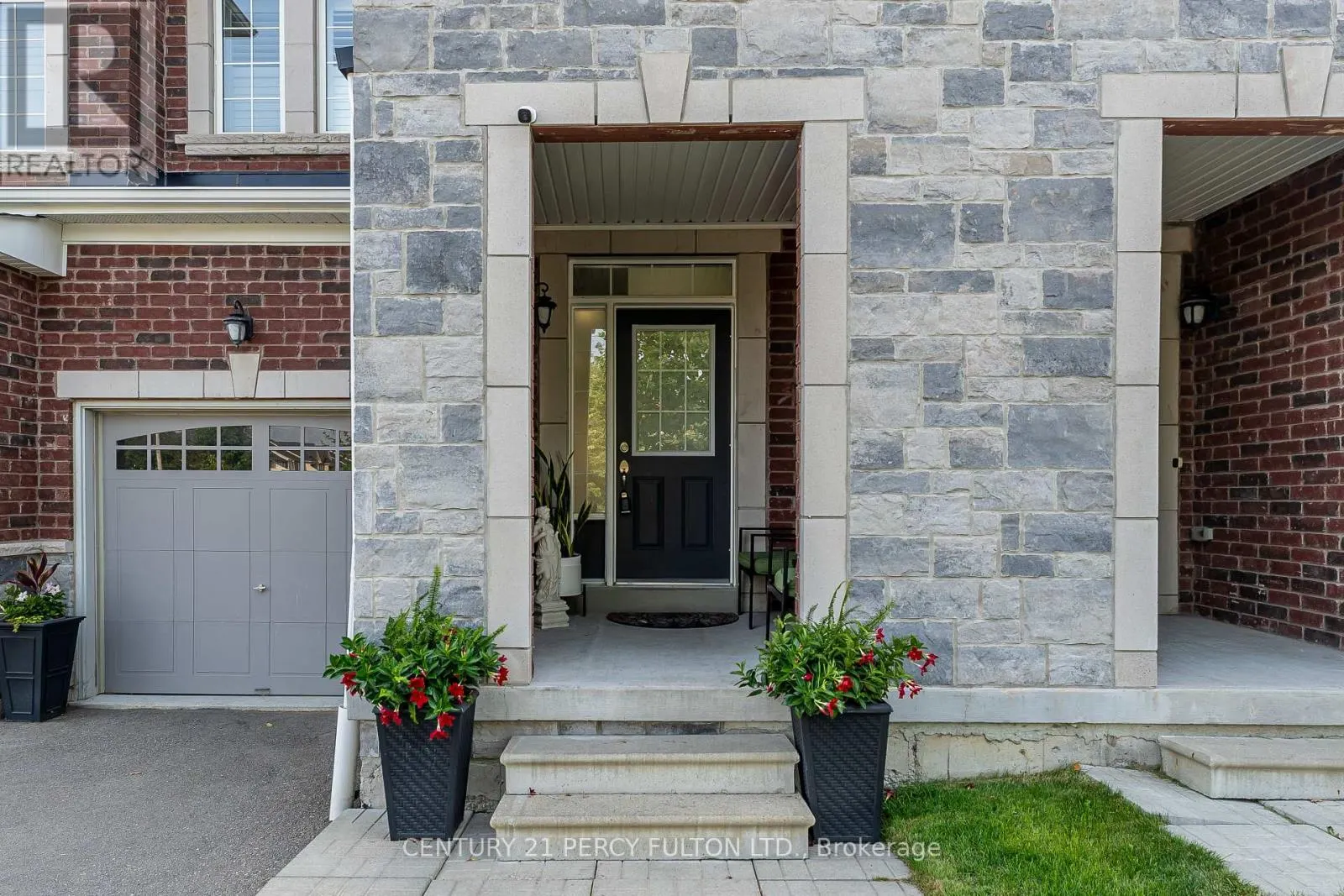 49 RIMROCK CRESCENT