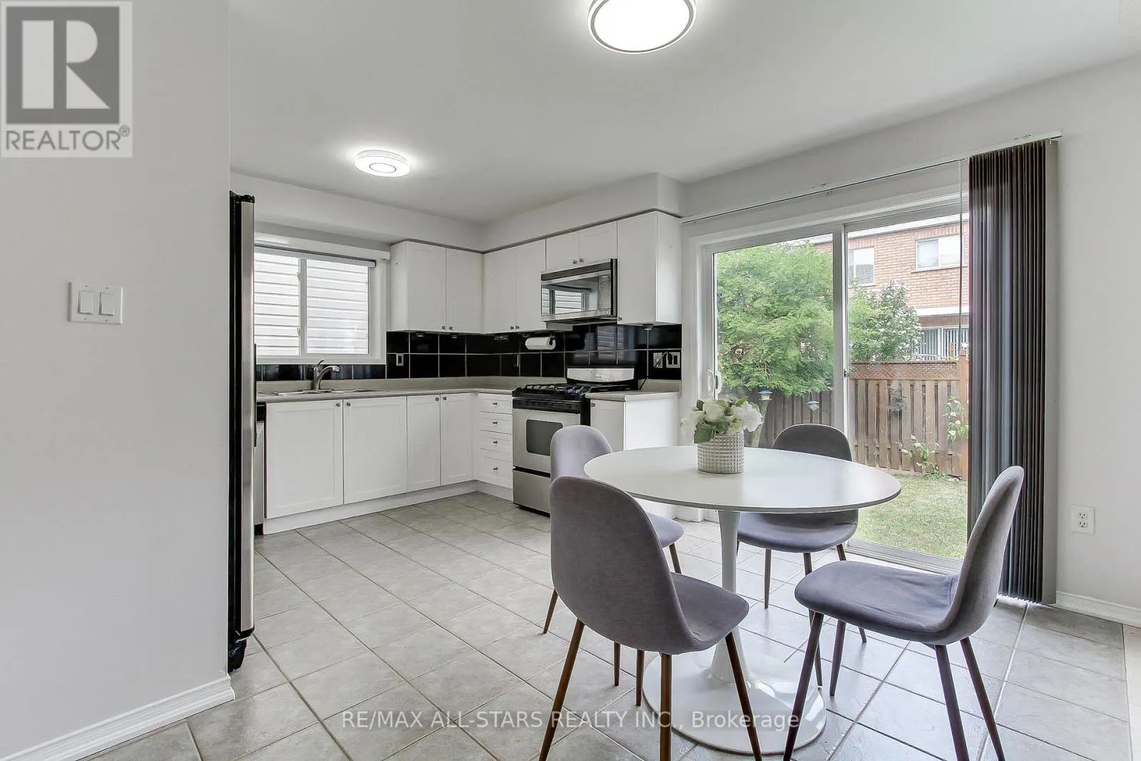 85 HANDLEY CRESCENT