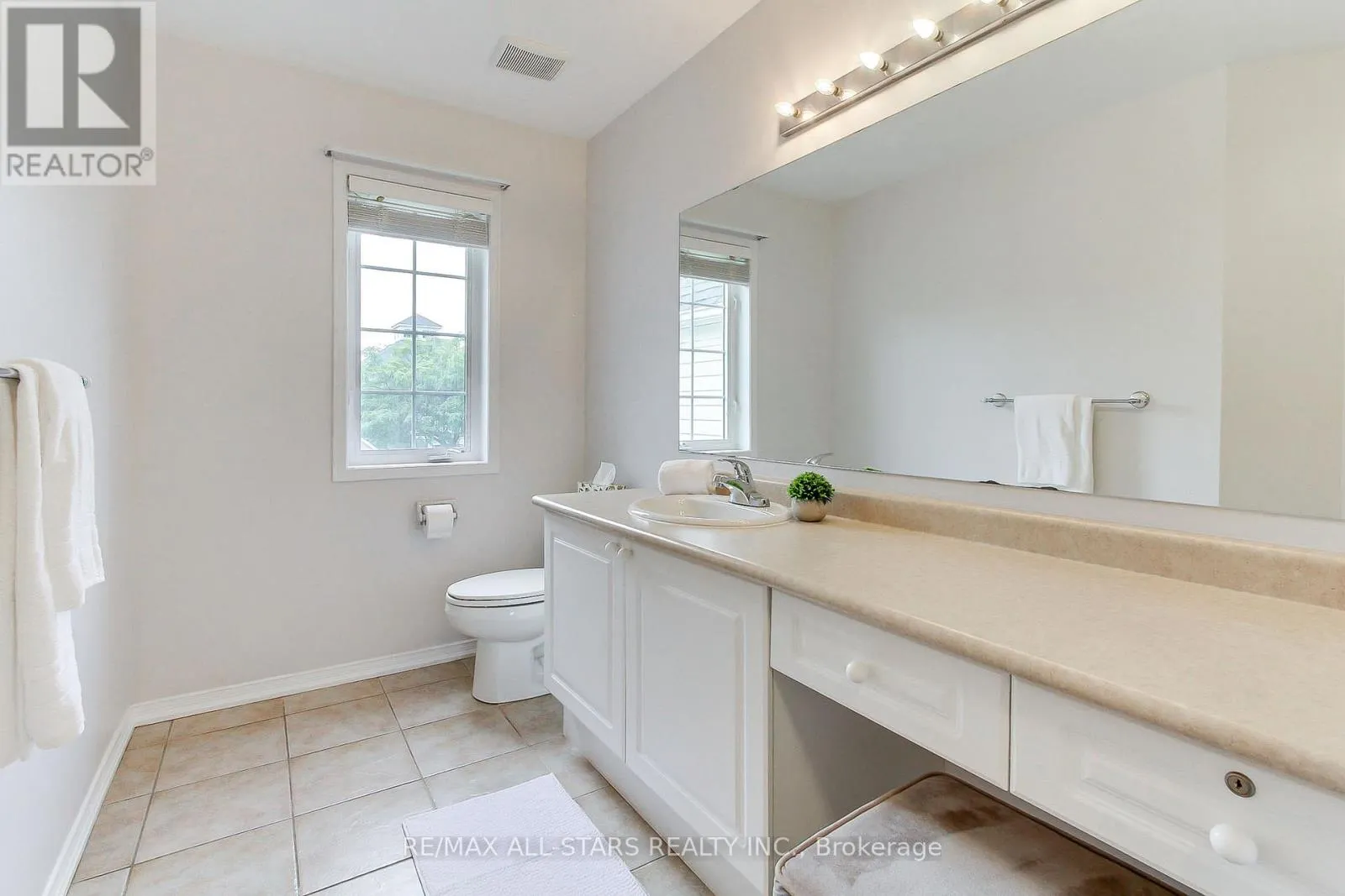 85 HANDLEY CRESCENT