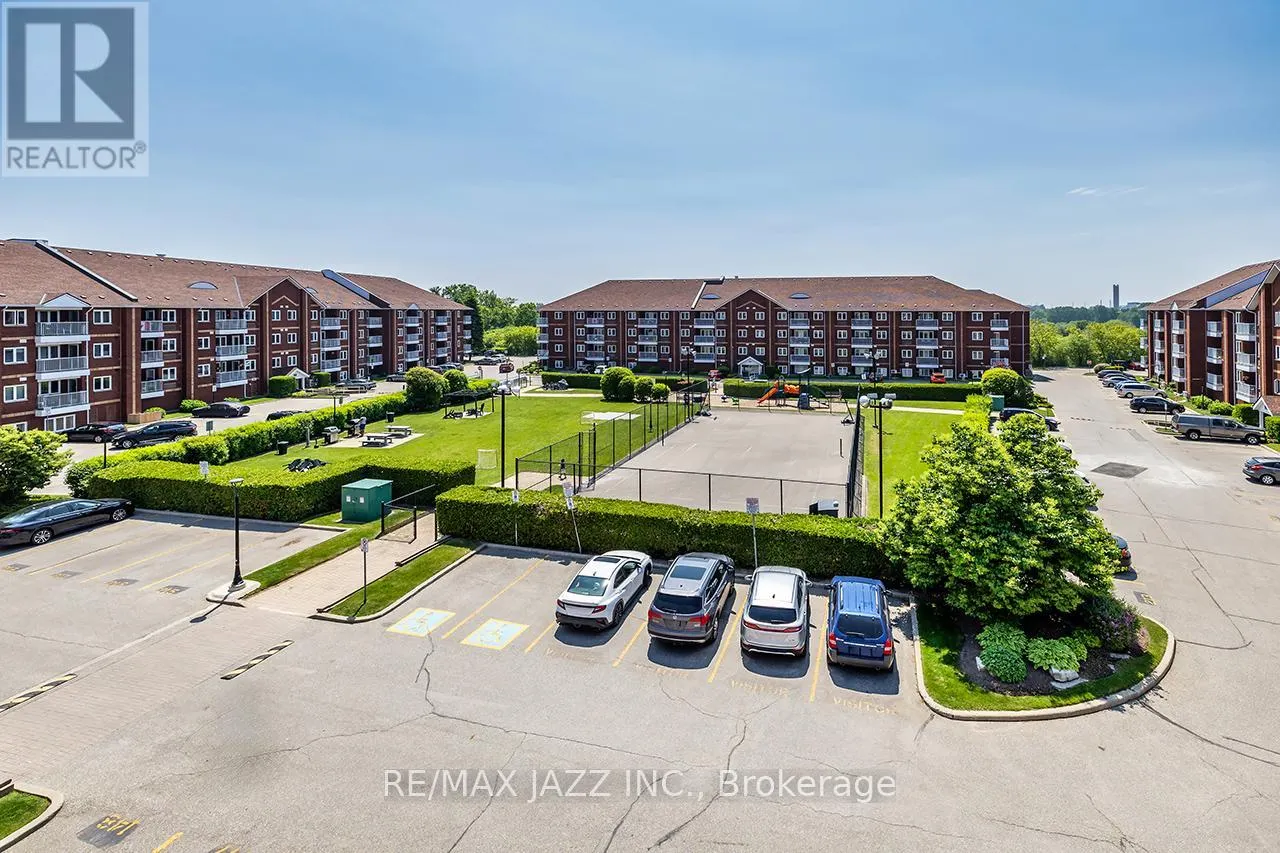 411 - 195 LAKE DRIVEWAY W, #411