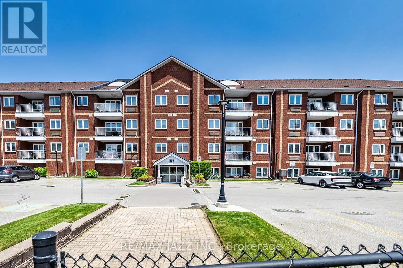 411 - 195 LAKE DRIVEWAY W, #411