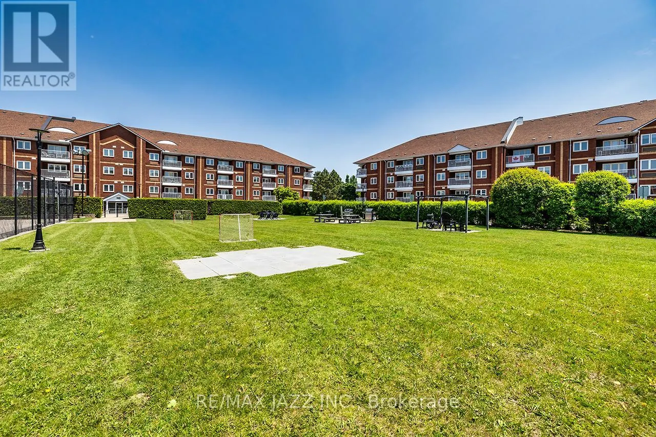 411 - 195 LAKE DRIVEWAY W, #411