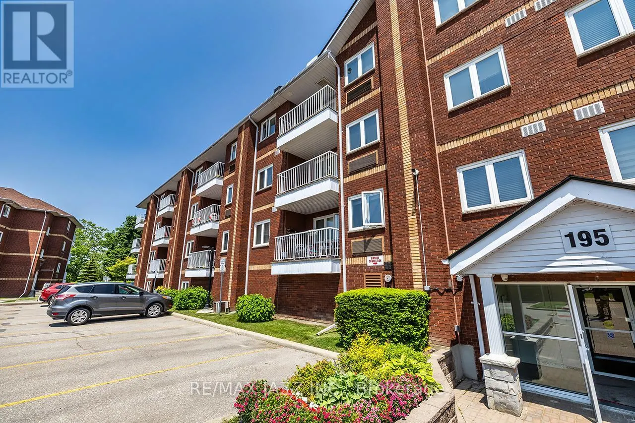 411 - 195 LAKE DRIVEWAY W, #411