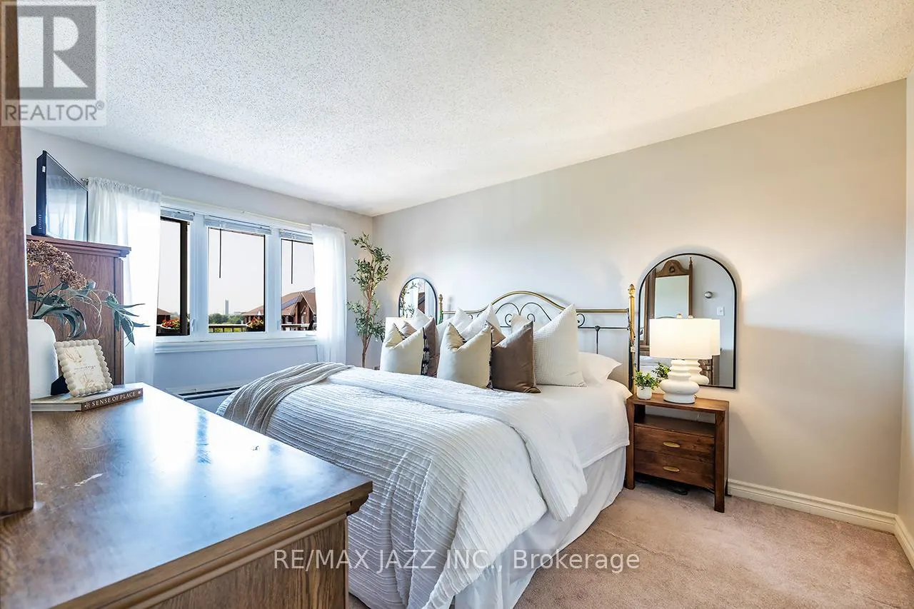 411 - 195 LAKE DRIVEWAY W, #411