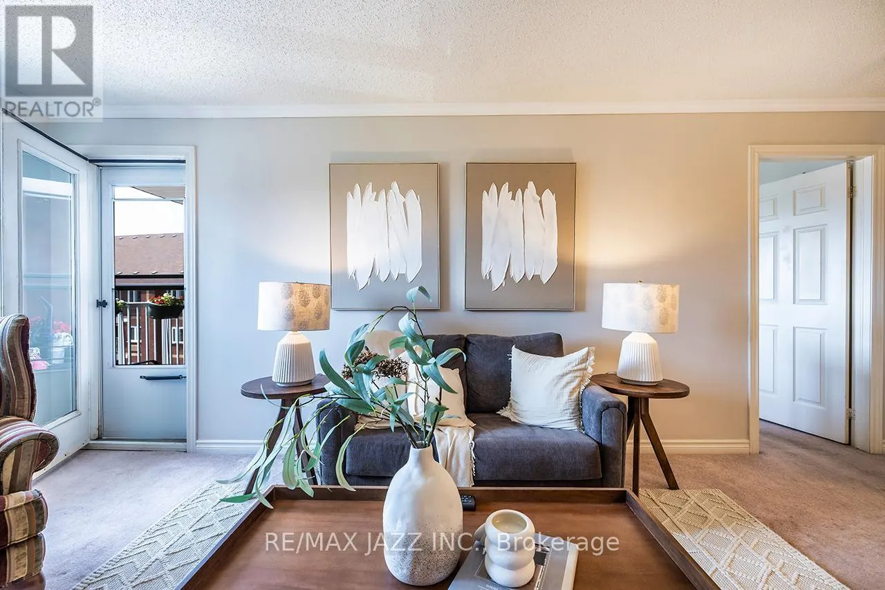 411 - 195 LAKE DRIVEWAY W, #411
