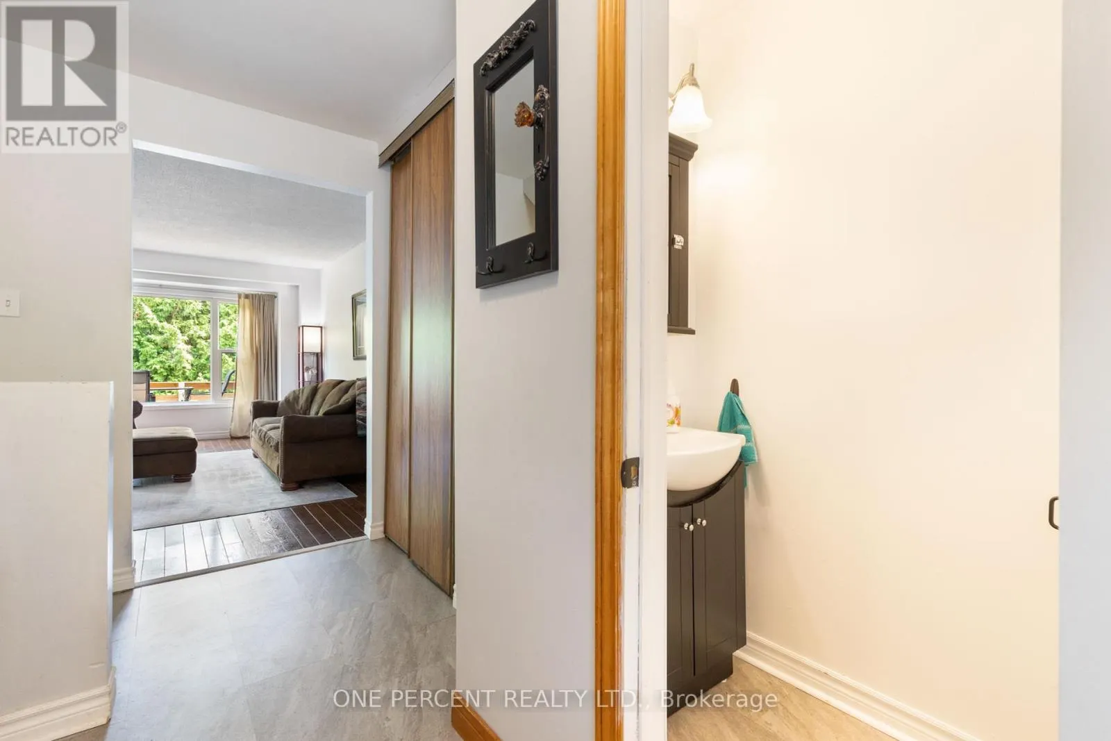 11 BEECROFT COURT