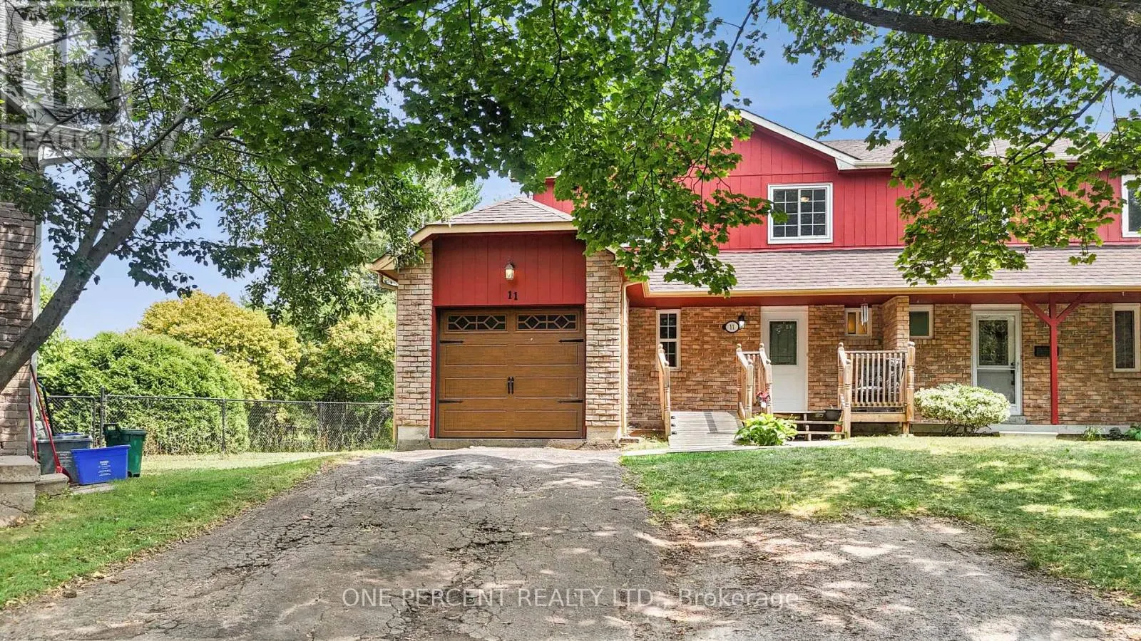 11 BEECROFT COURT