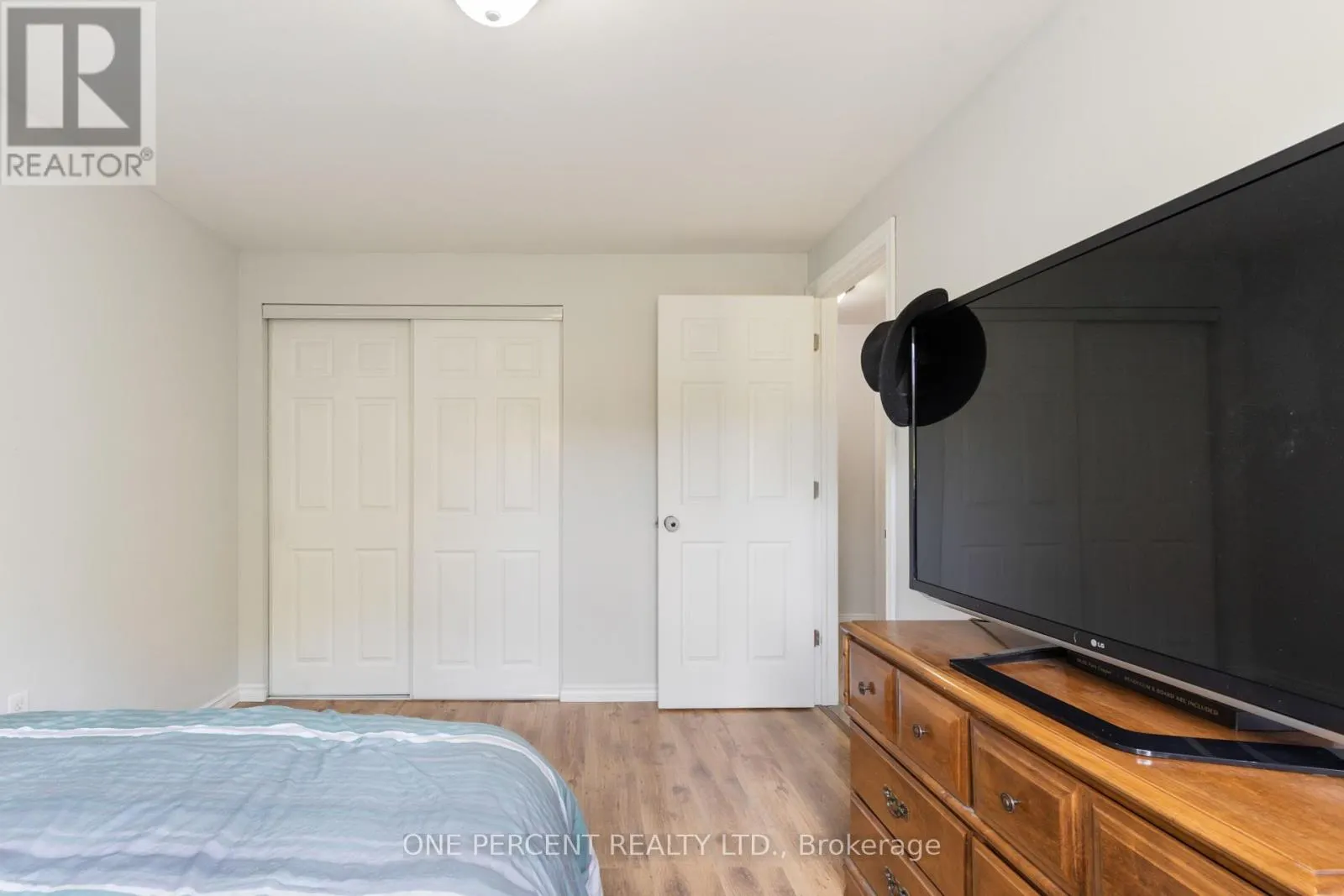 11 BEECROFT COURT