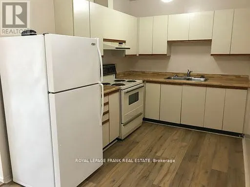 204 - 552 DUNDAS STREET E, #204