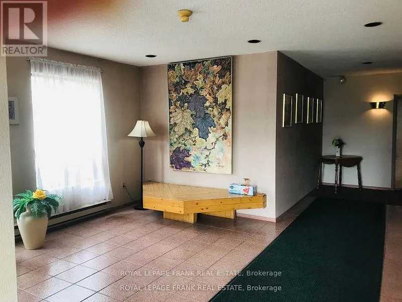 204 - 552 DUNDAS STREET E, #204