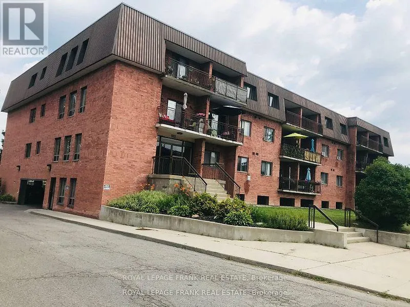 204 - 552 DUNDAS STREET E, #204