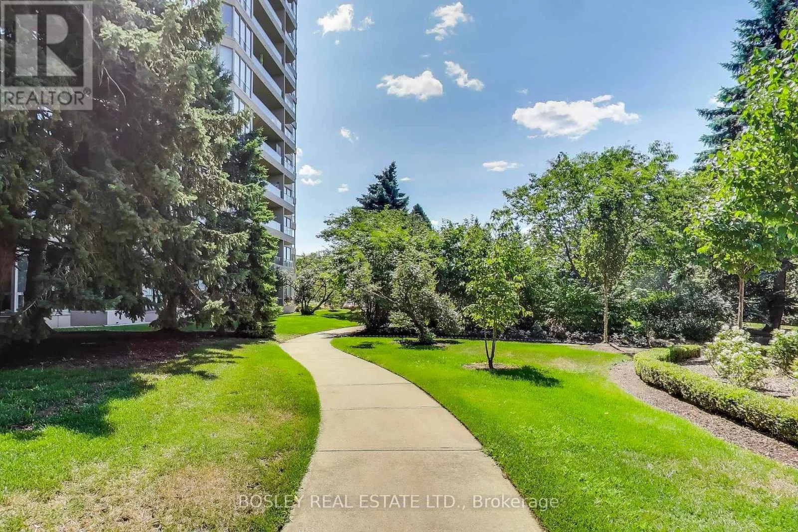 926 - 1880 VALLEY FARM ROAD