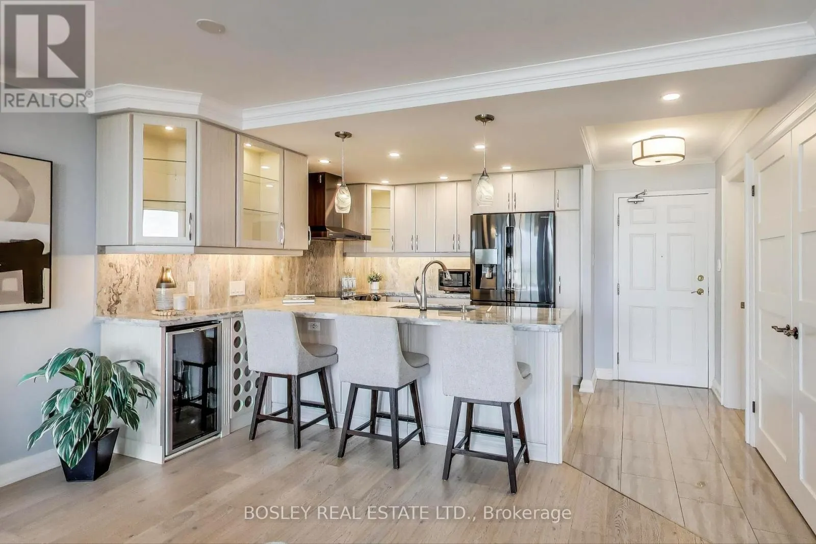 926 - 1880 VALLEY FARM ROAD