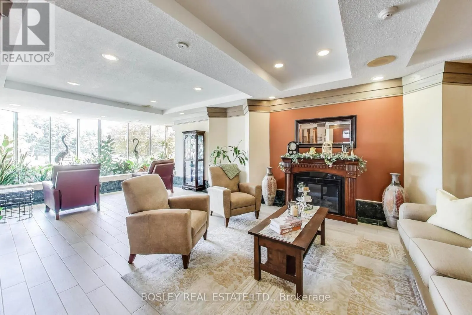 926 - 1880 VALLEY FARM ROAD