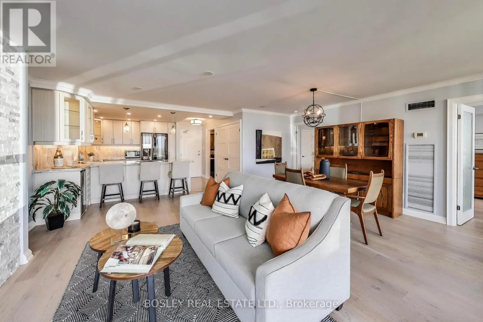 926 - 1880 VALLEY FARM ROAD