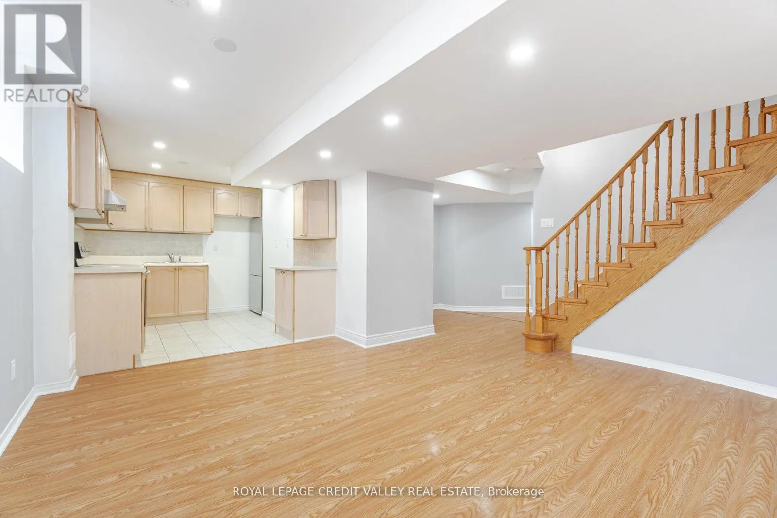 12 GREENHALF DRIVE
