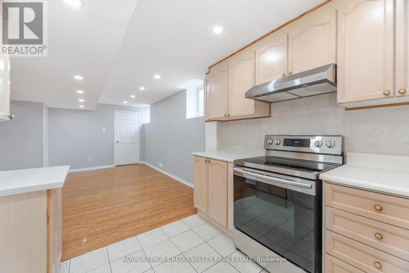12 GREENHALF DRIVE