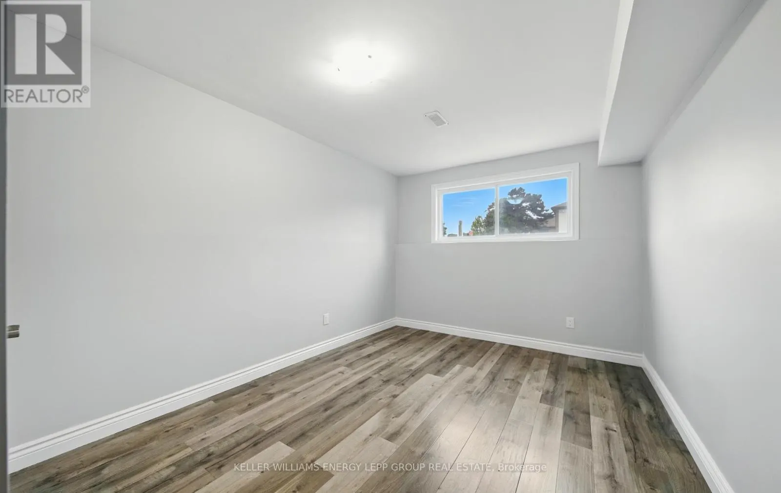 246 LAKEVIEW PARK AVENUE