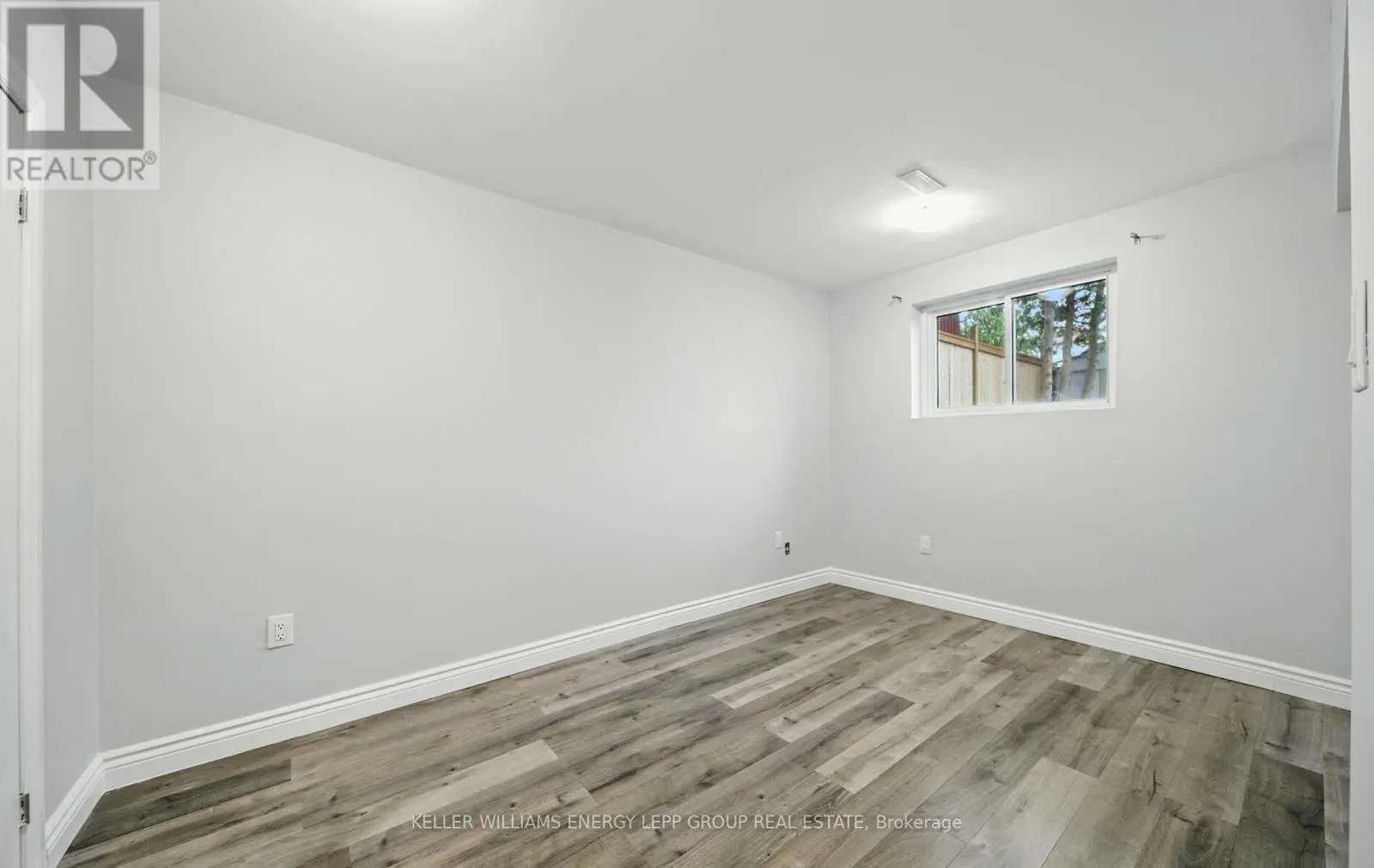 246 LAKEVIEW PARK AVENUE