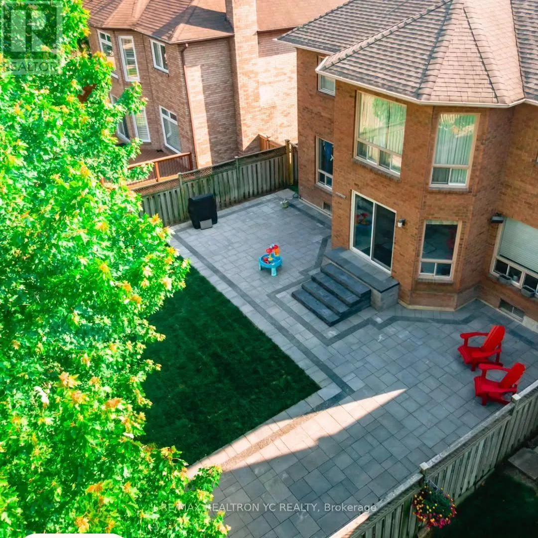 896 DARWIN DRIVE