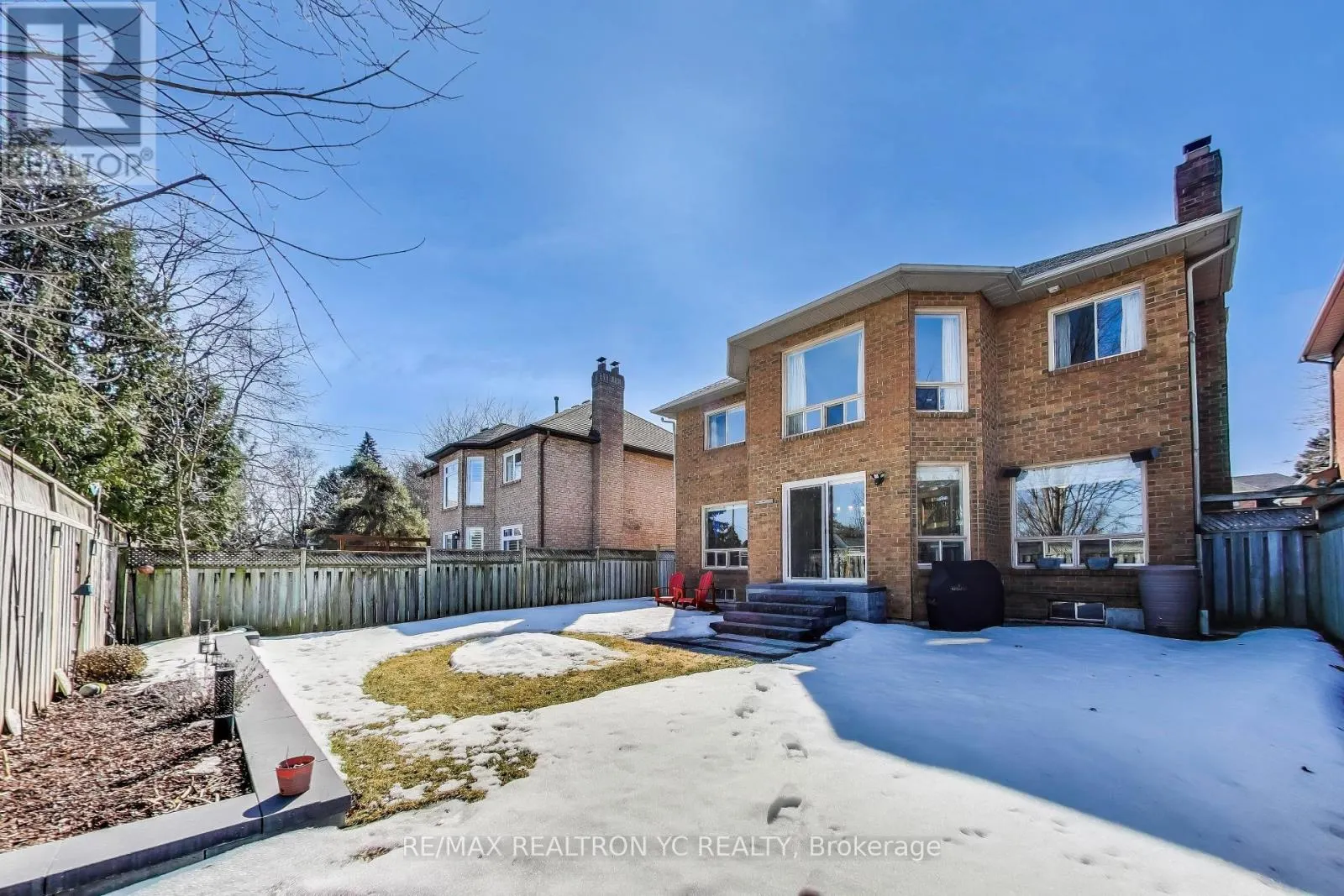 896 DARWIN DRIVE