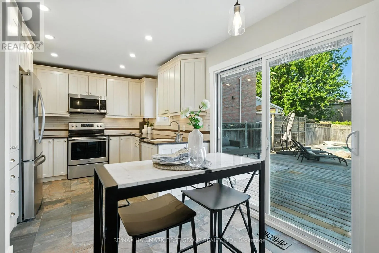 1509 STURGEON COURT
