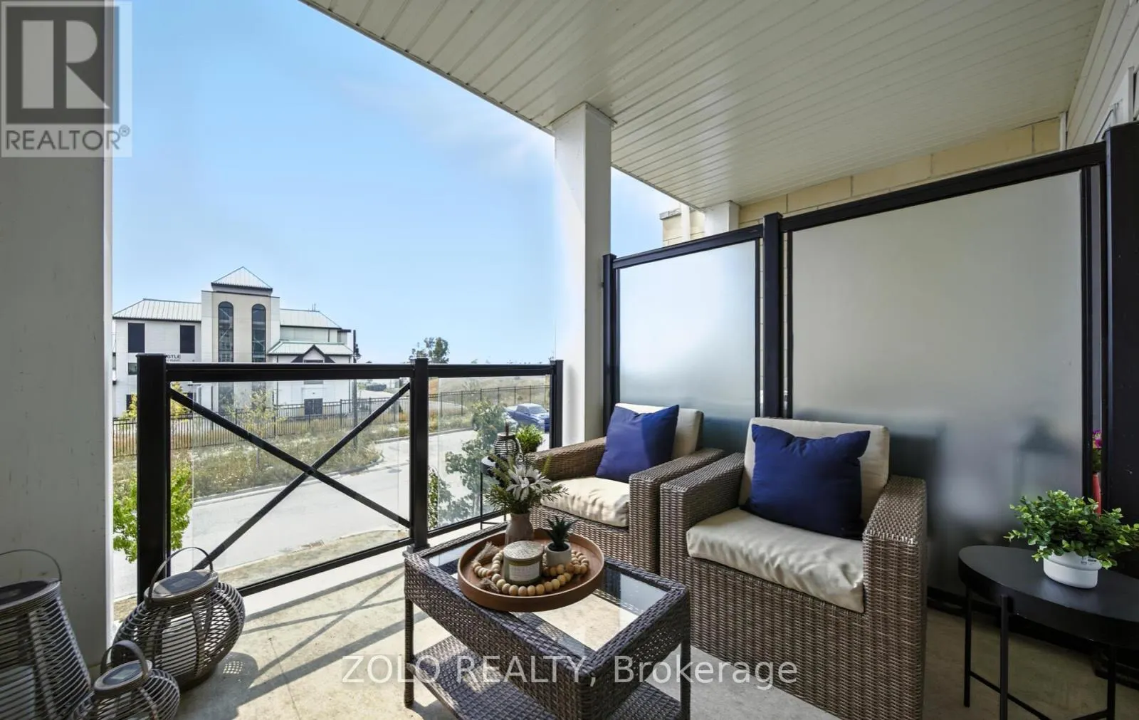 215 - 50 LAKEBREEZE DRIVE