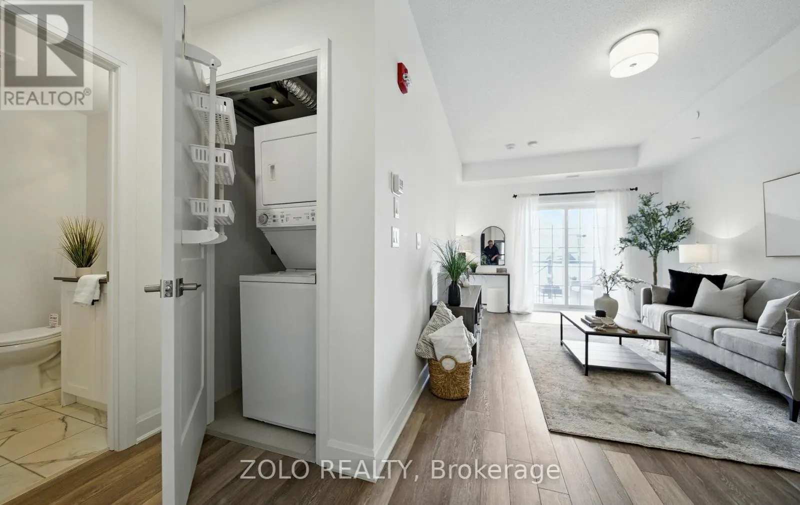 215 - 50 LAKEBREEZE DRIVE