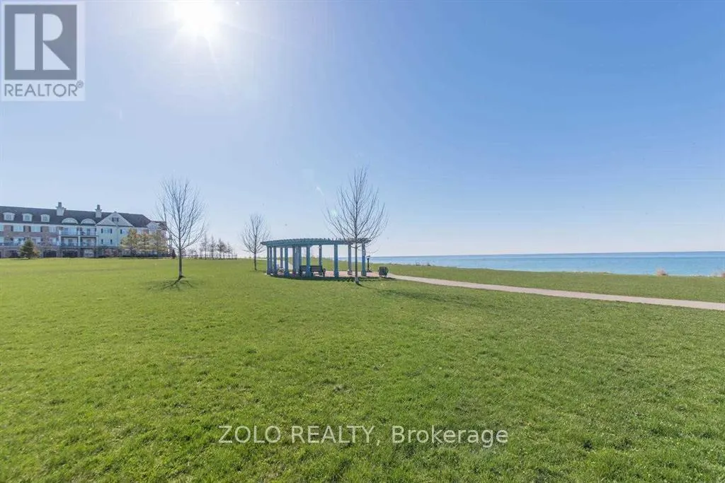 215 - 50 LAKEBREEZE DRIVE