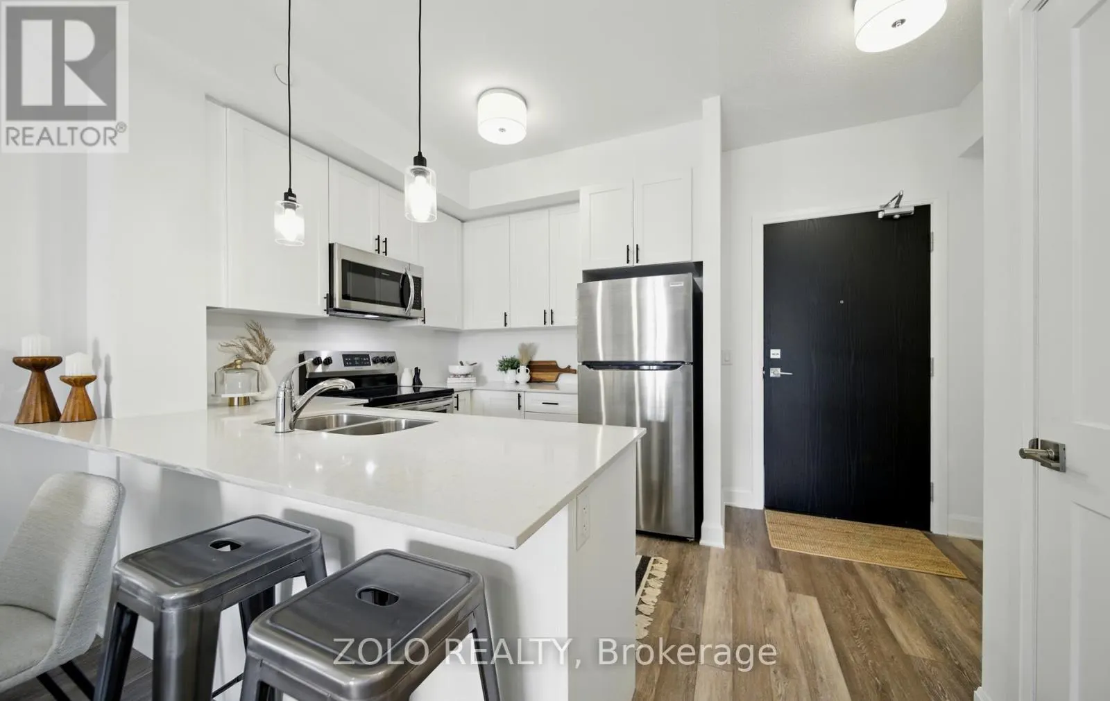 215 - 50 LAKEBREEZE DRIVE