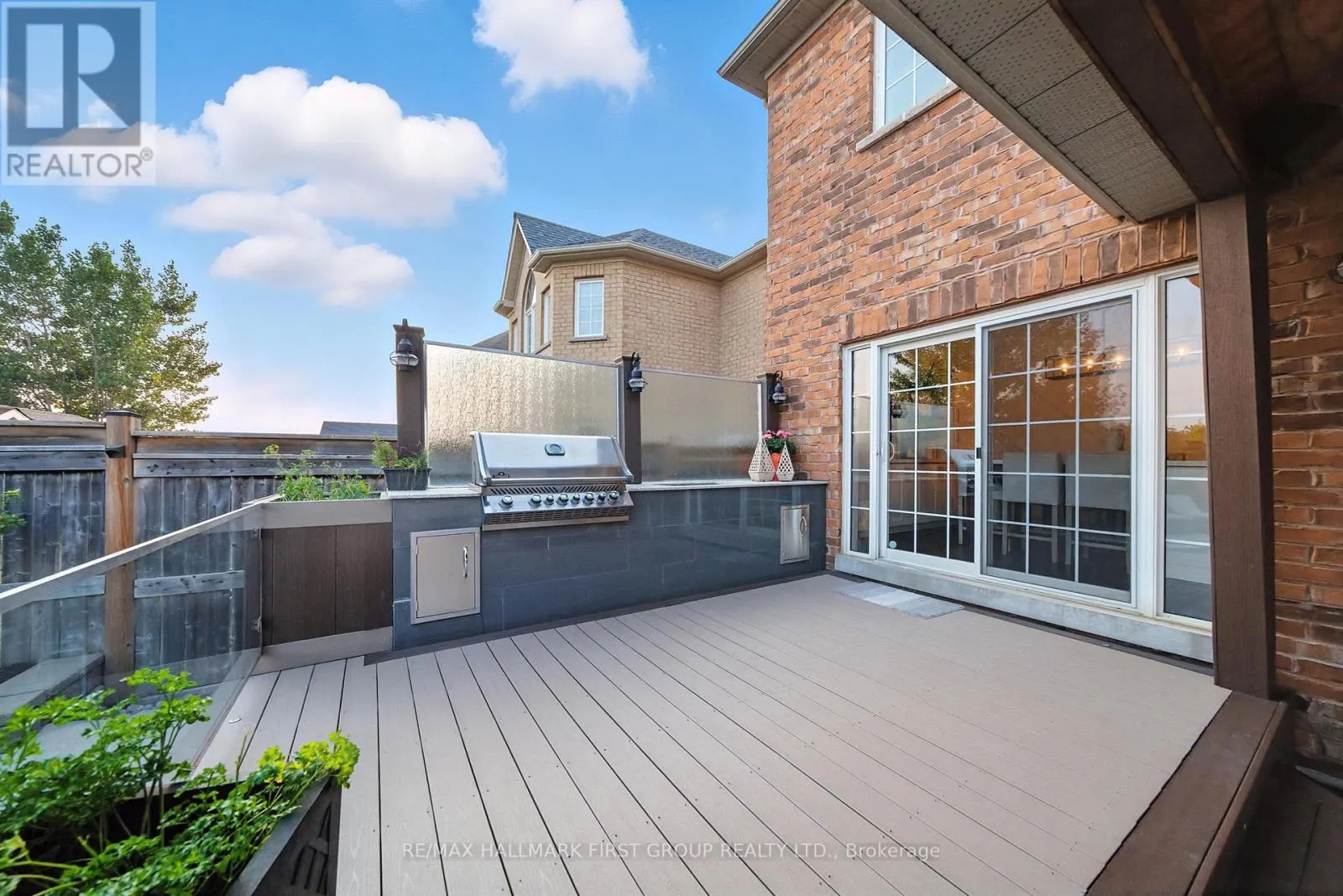 1886 RIVERTON COURT