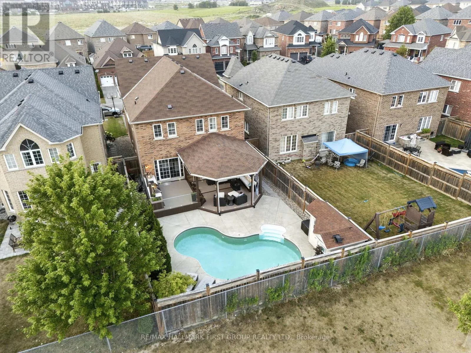 1886 RIVERTON COURT