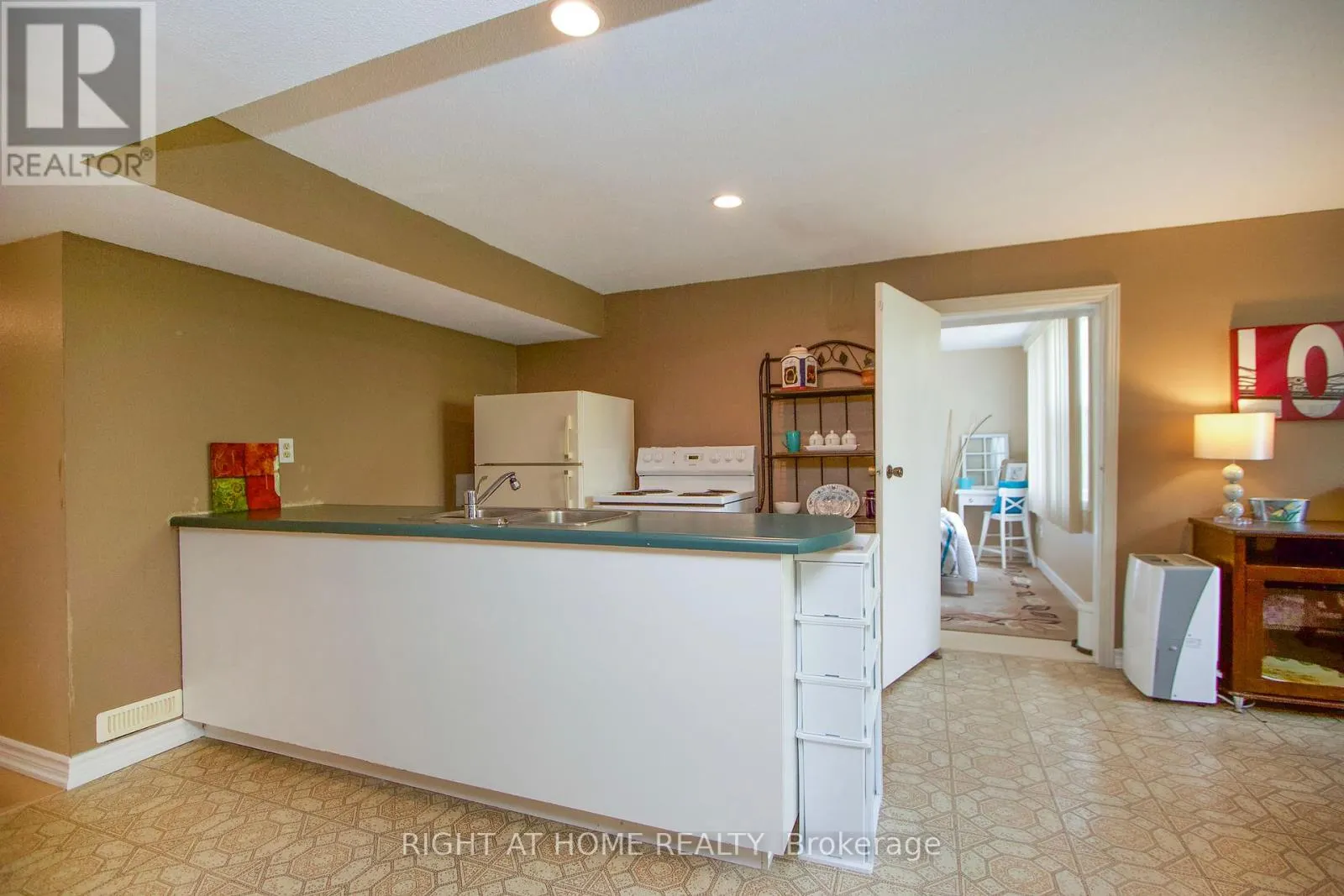 102 HIALEAH CRESCENT