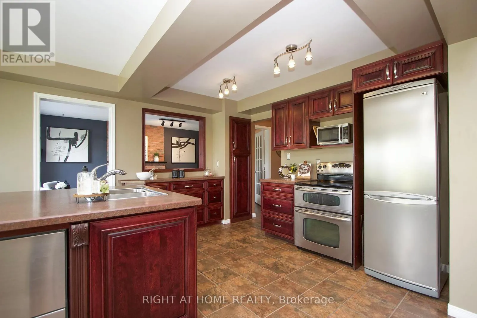 102 HIALEAH CRESCENT