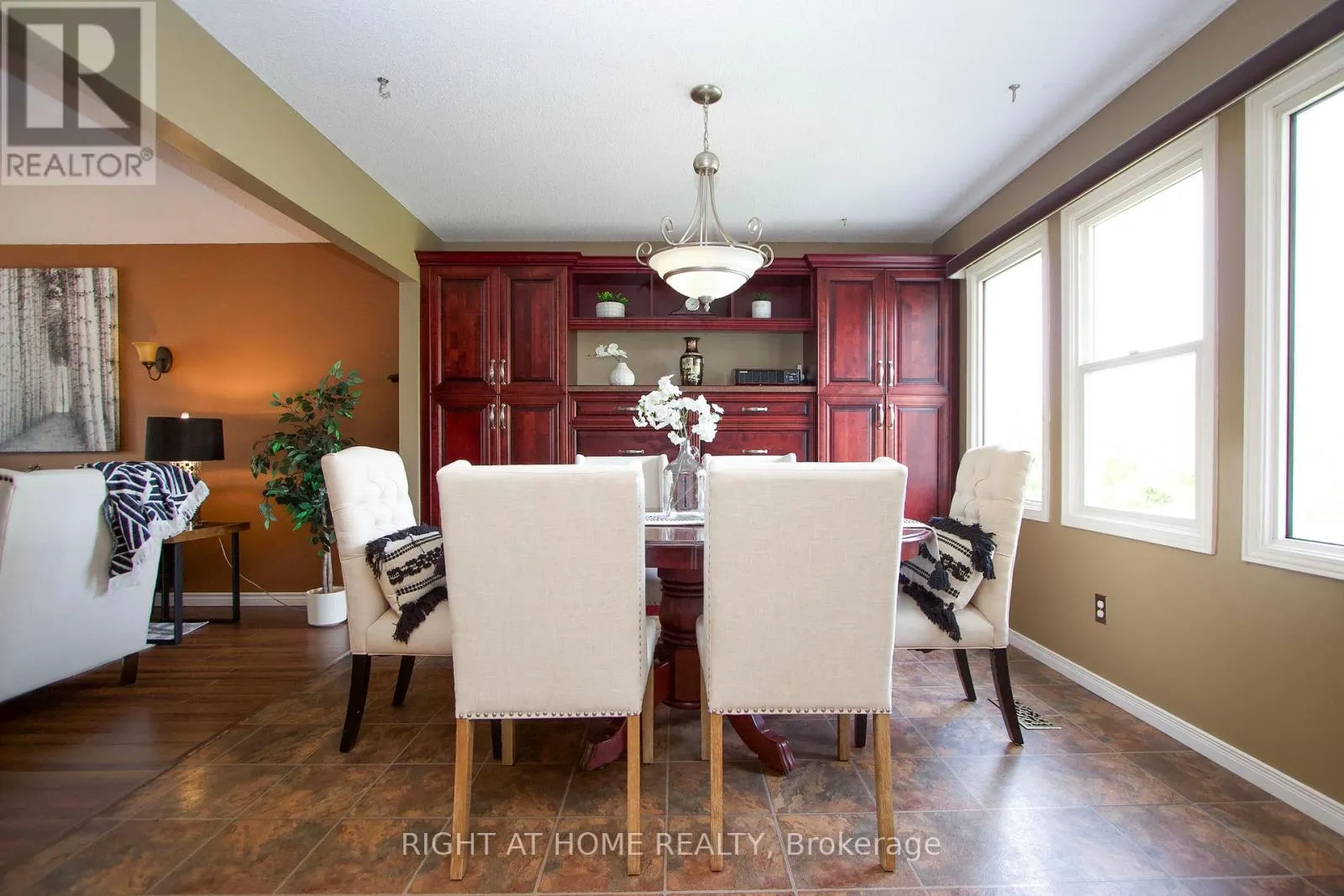 102 HIALEAH CRESCENT