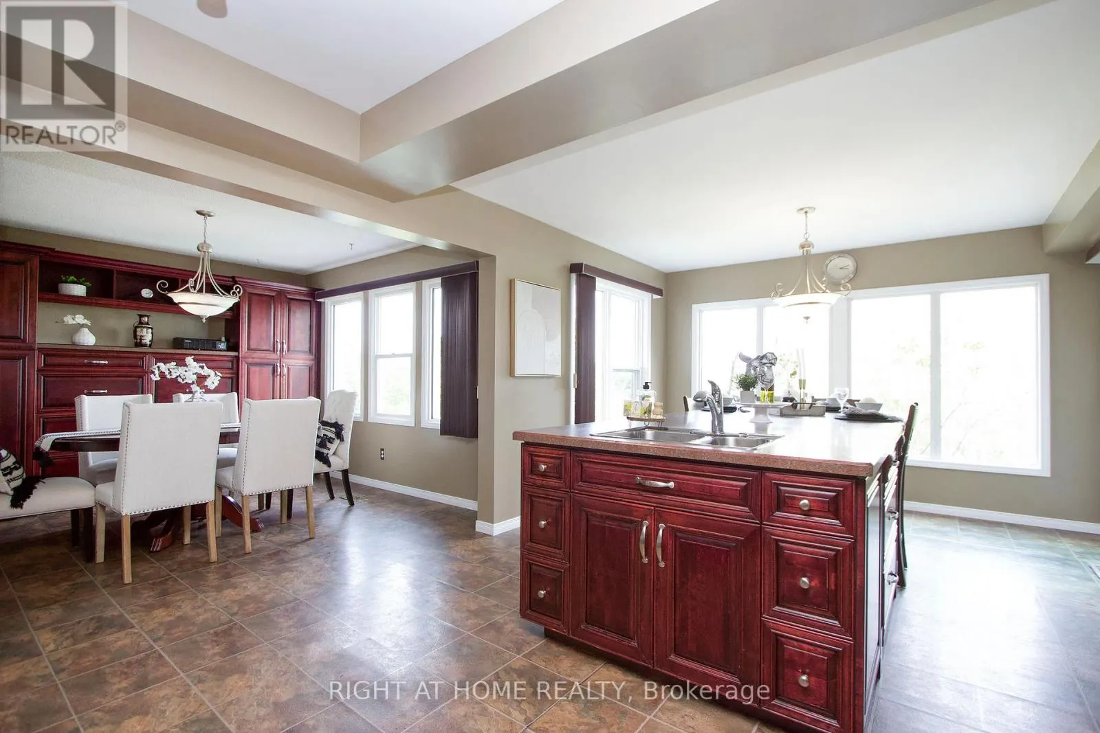 102 HIALEAH CRESCENT