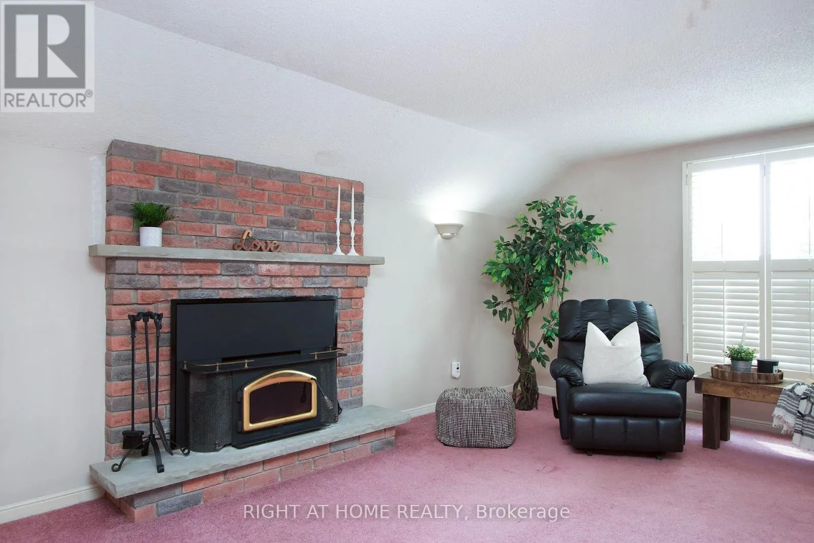 102 HIALEAH CRESCENT