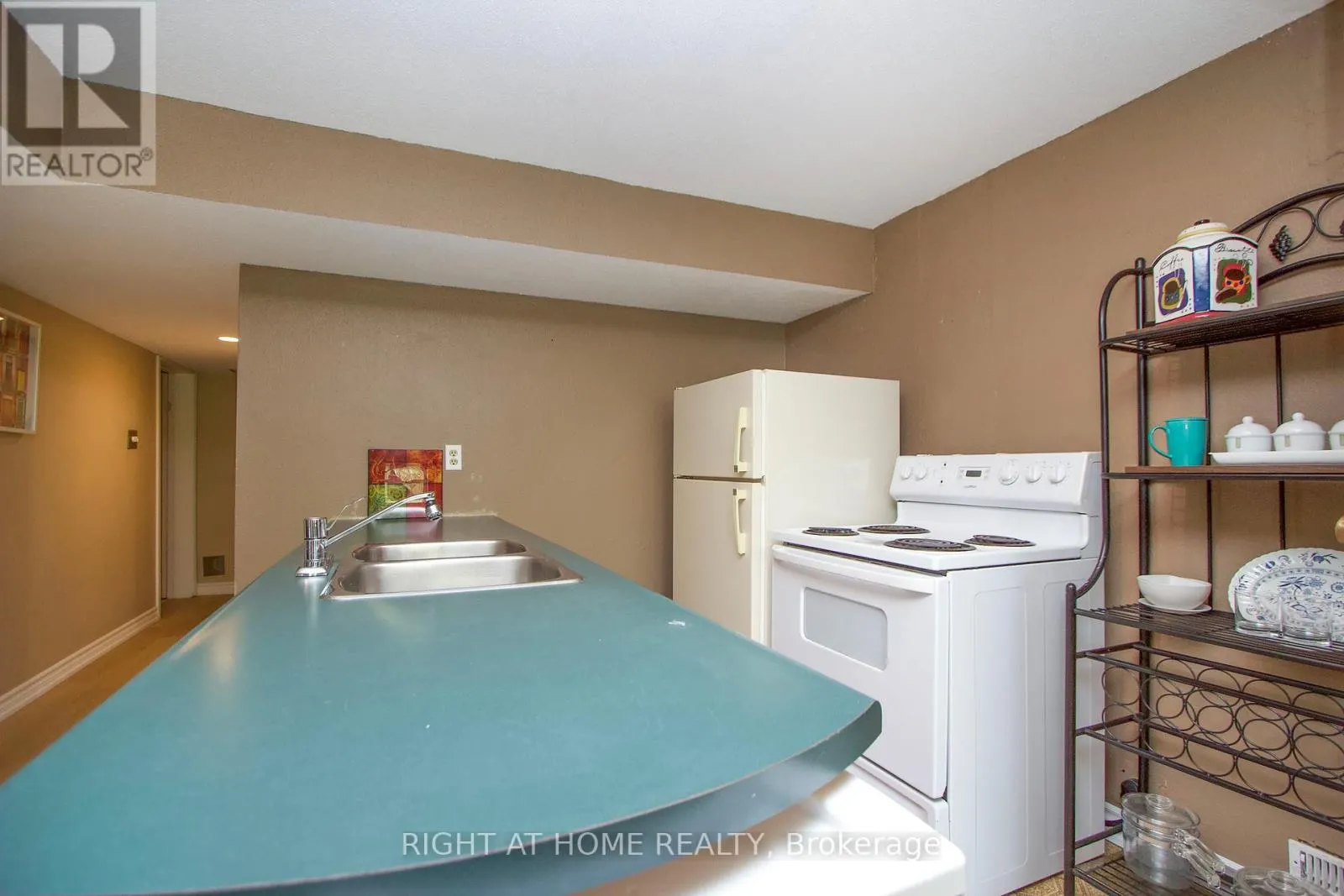 102 HIALEAH CRESCENT