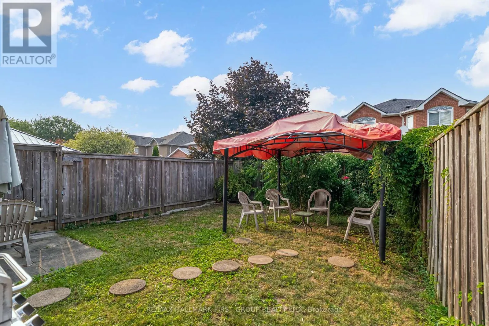 1633 AUTUMN CRESCENT