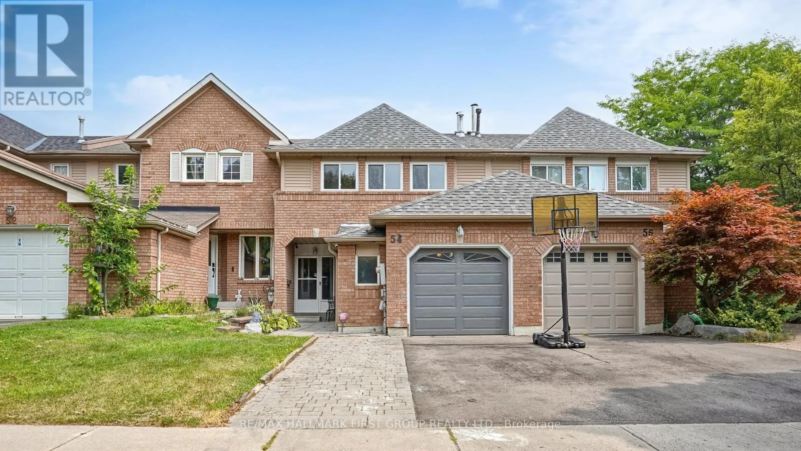 54 DAVIES CRESCENT